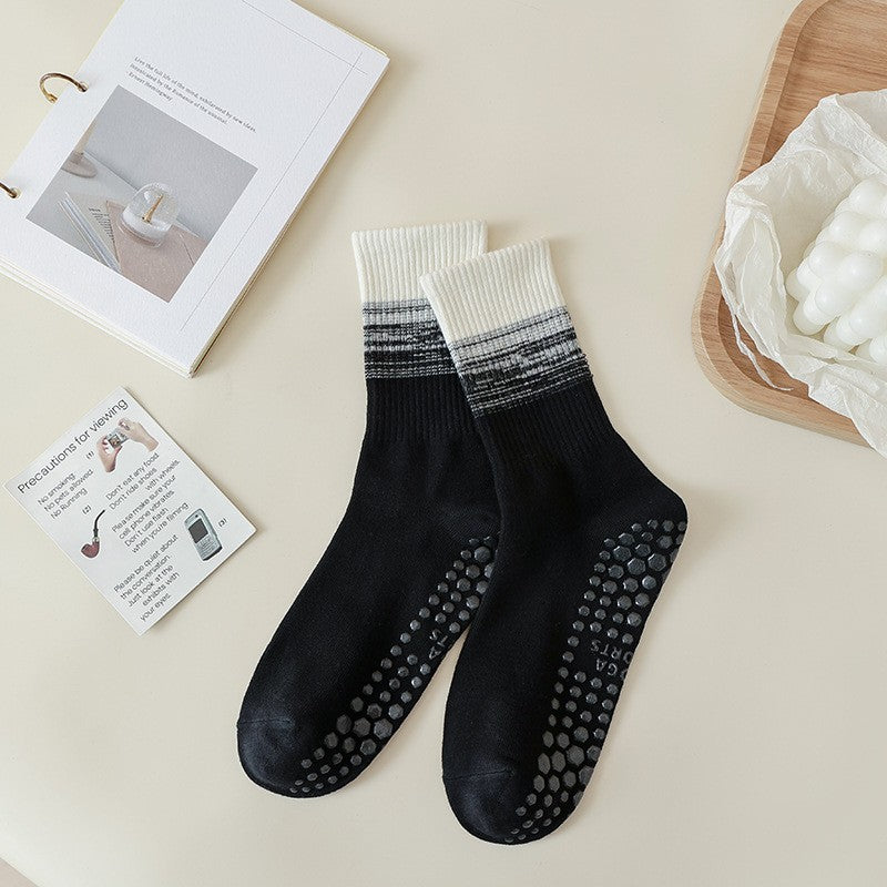 Liora Gradient Non-Slip Yoga Socks