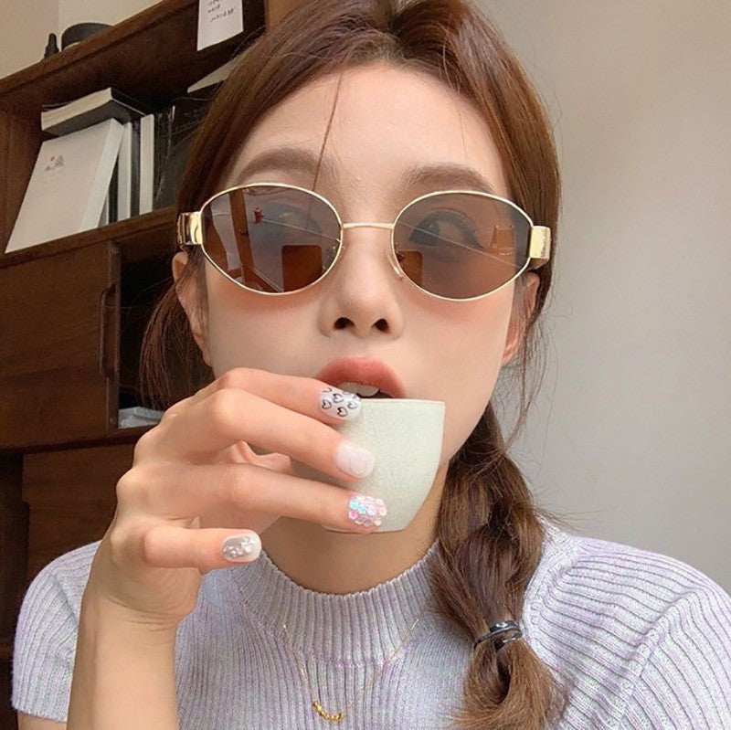 Veyra Retro Oval Sunglasses