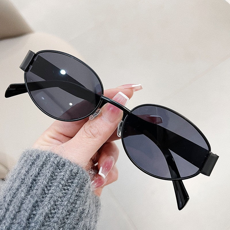 Veyra Retro Oval Sunglasses