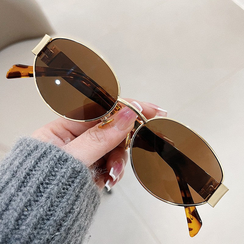 Veyra Retro Oval Sunglasses